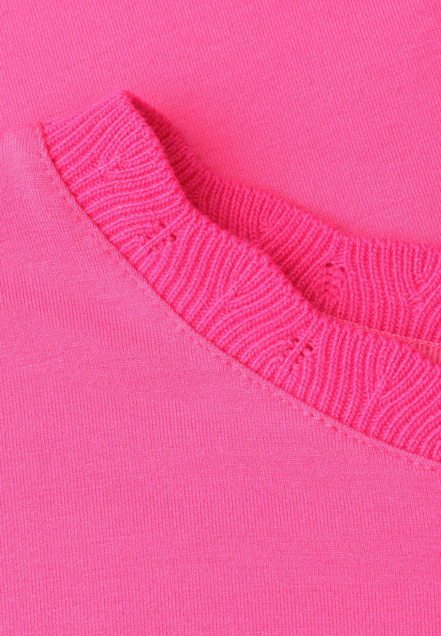 shirt w.deco neckline tape