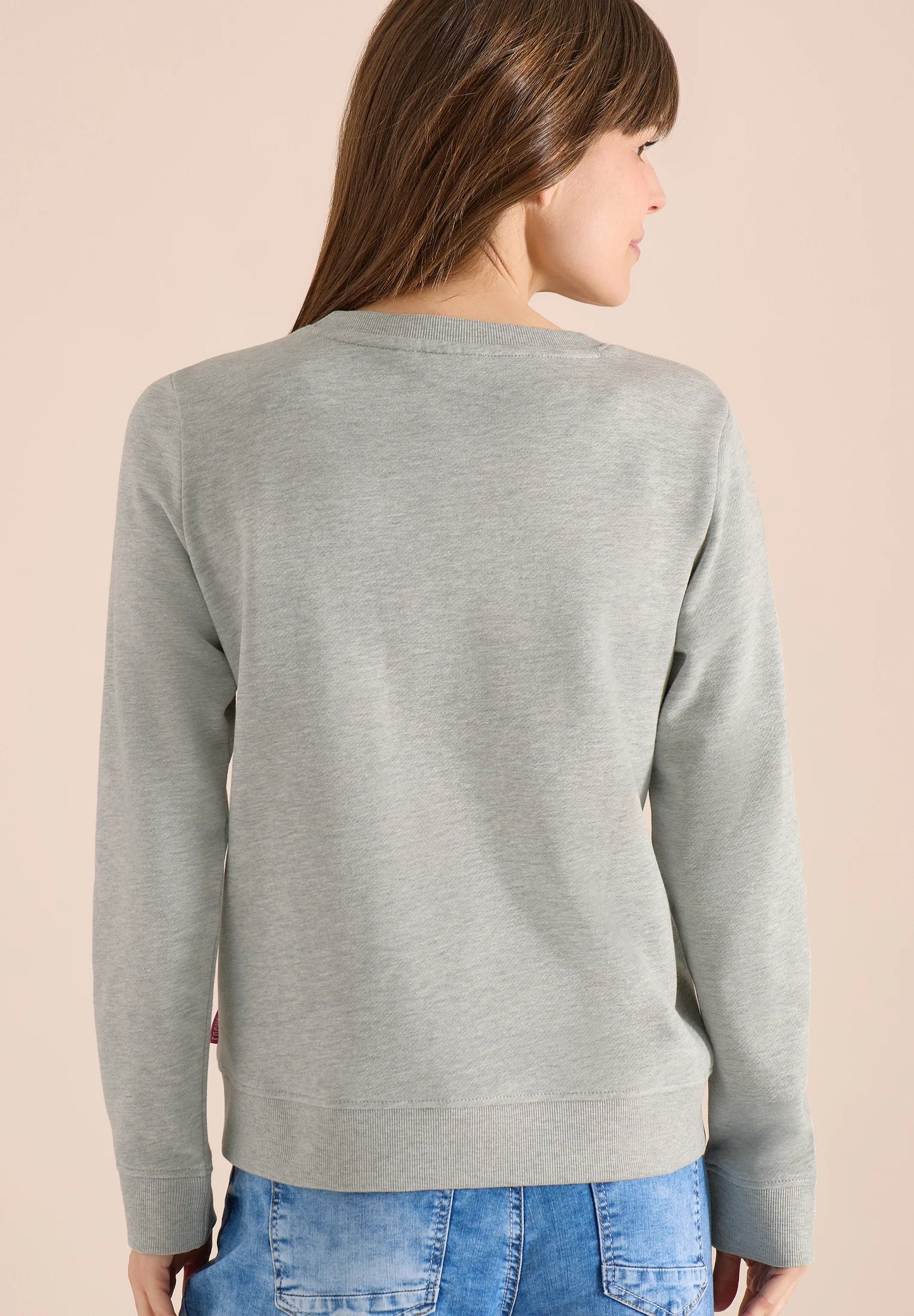 Sweatshirt w. Embroidery