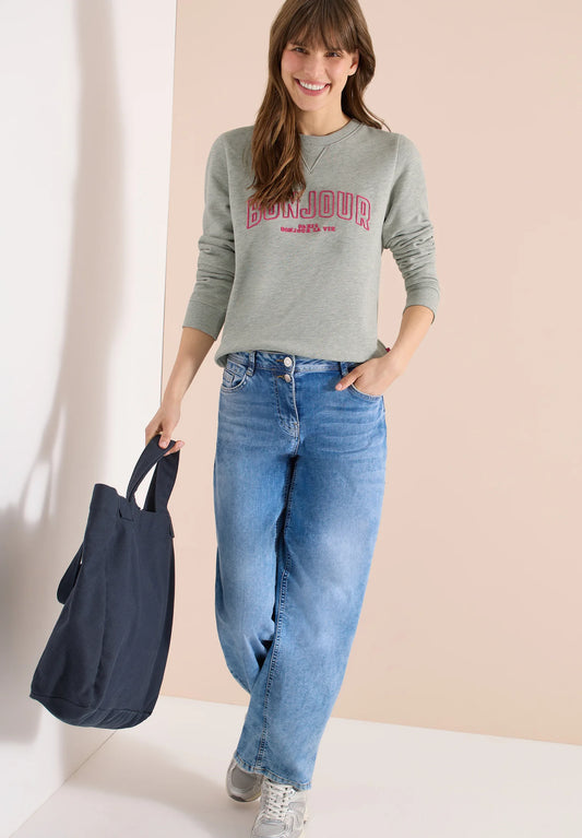 Sweatshirt w. Embroidery