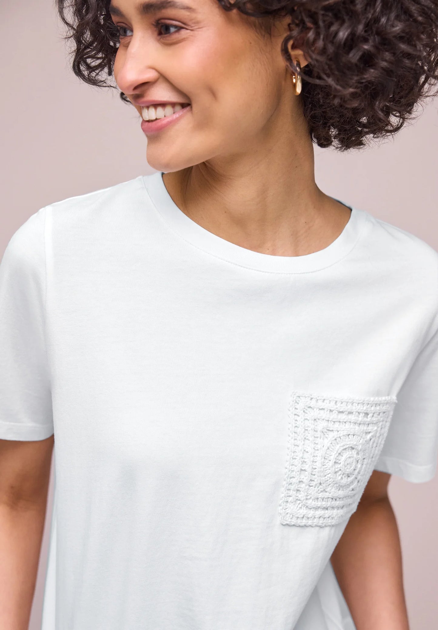 shirt w.crochet pocket