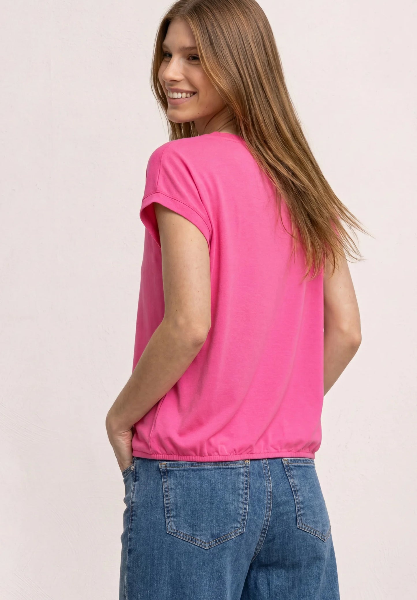 shirt w.deco neckline tape