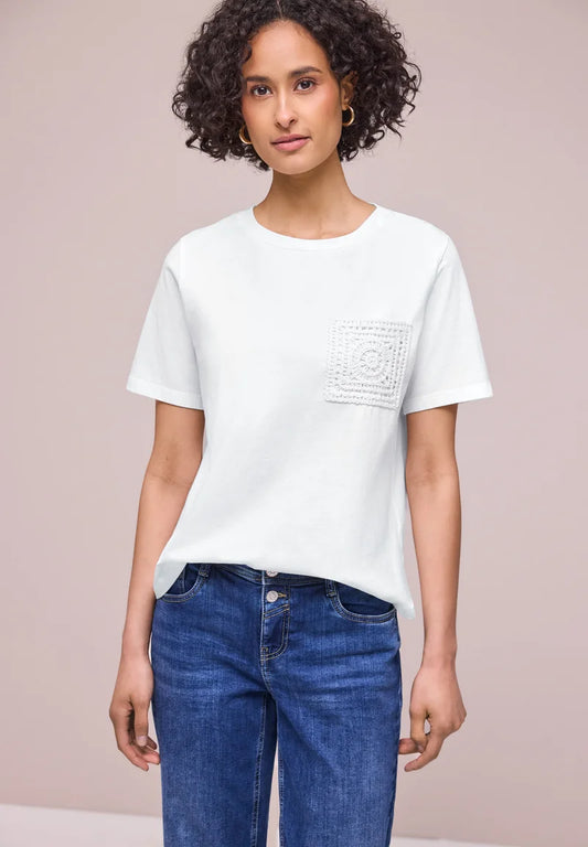 shirt w.crochet pocket